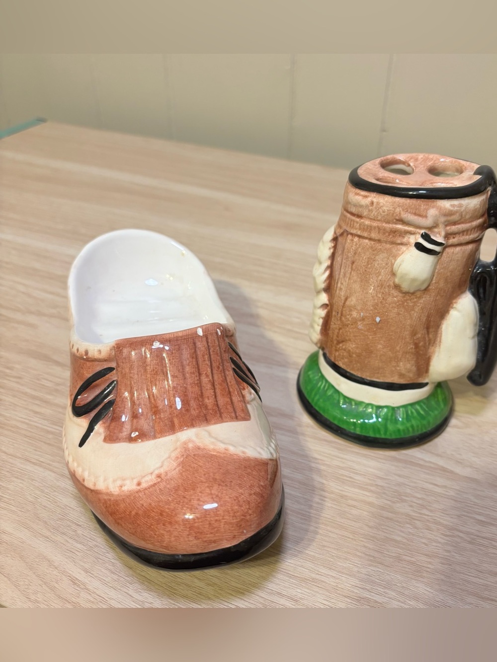 Set Of 2  Ceramic Golf Shoe Hand Soap Holder And Golf Bag Toothbrush Holder